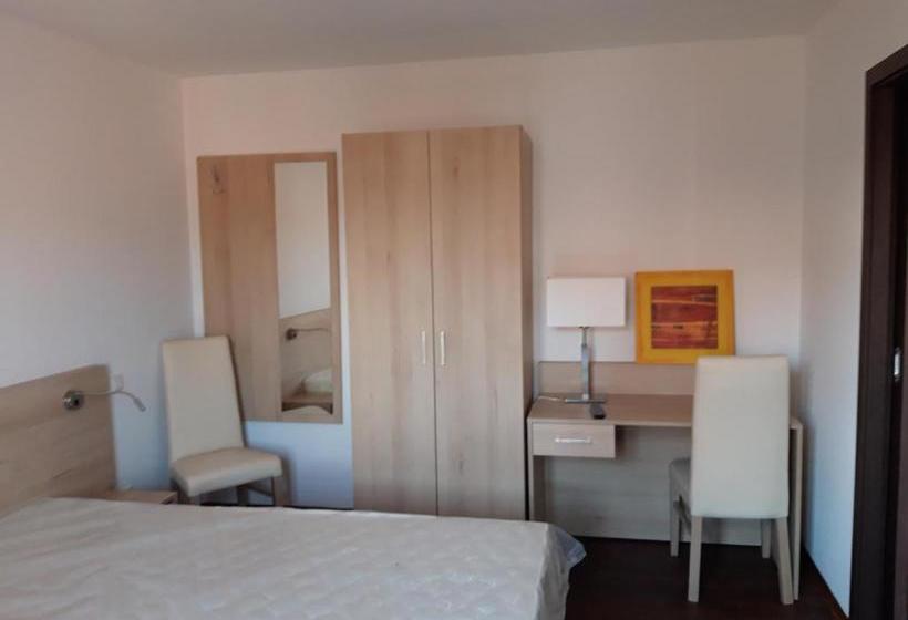 בית מלון כפרי Cafe Restaurant Rohan