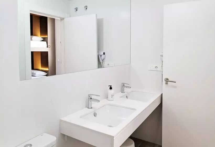 پانسیون Broz Hostel