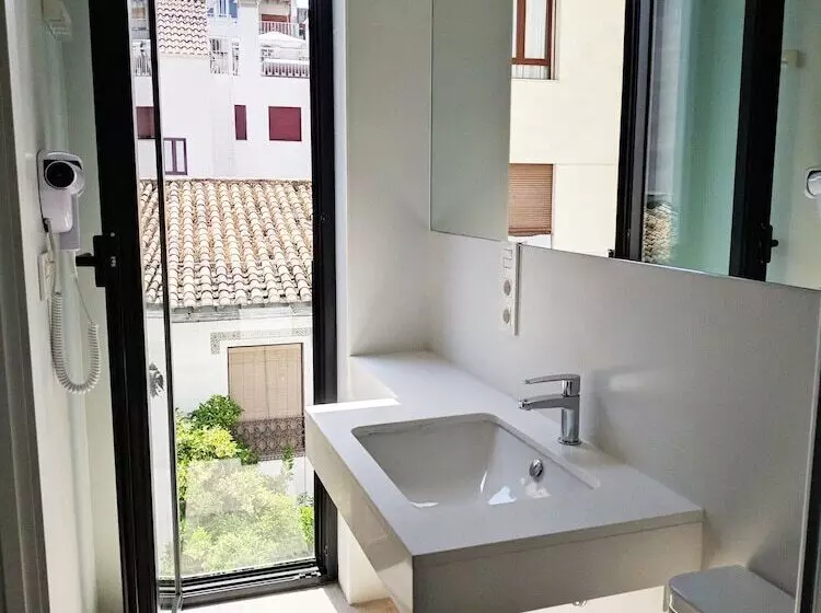 پانسیون Broz Hostel