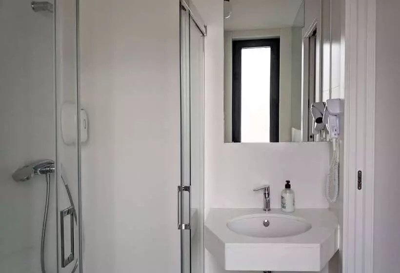 پانسیون Broz Hostel