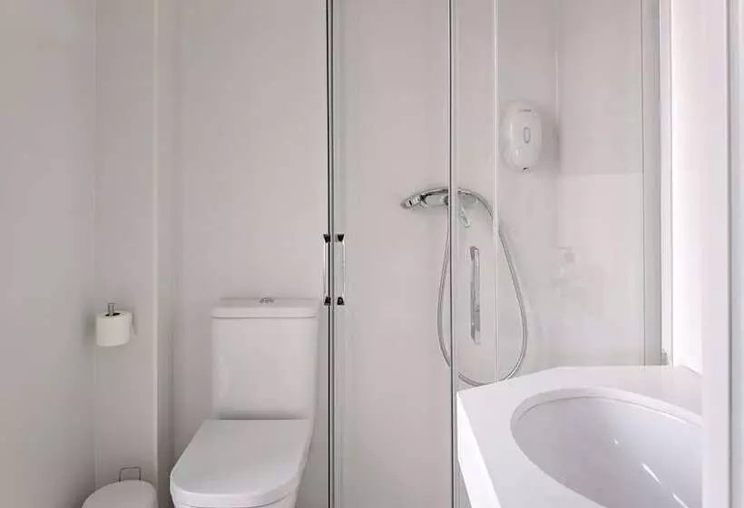 پانسیون Broz Hostel