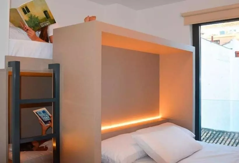 پانسیون Broz Hostel