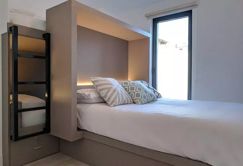 پانسیون Broz Hostel