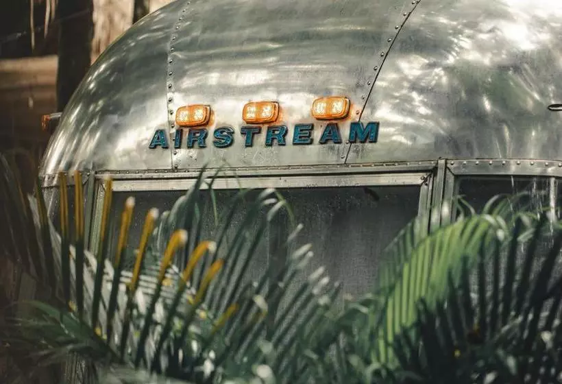 Retkeilymaja Airstream By The Sea