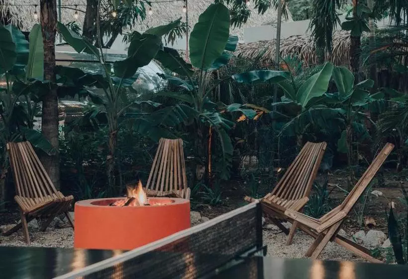 Retkeilymaja Airstream By The Sea