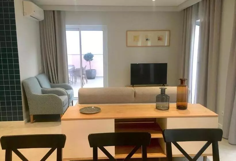Cardeal Suites & Apartments