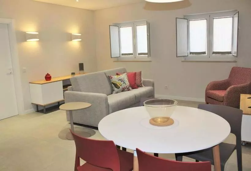 Cardeal Suites & Apartments