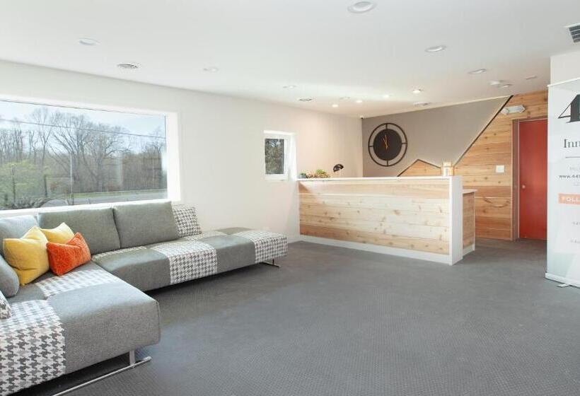 호텔 4411 Inn & Suites