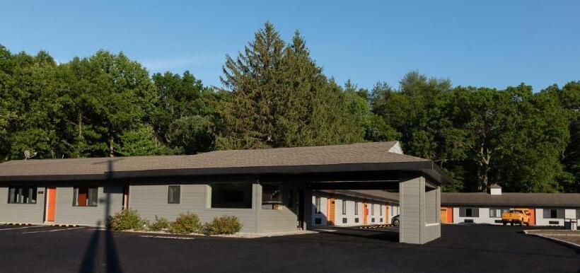 호텔 4411 Inn & Suites