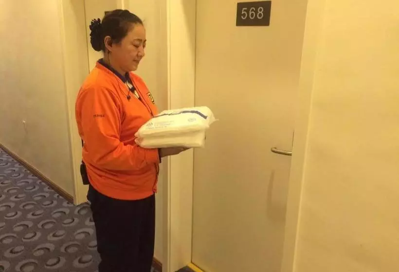 Hotelli 7days Inn Xinyang Railway Station Square Branch