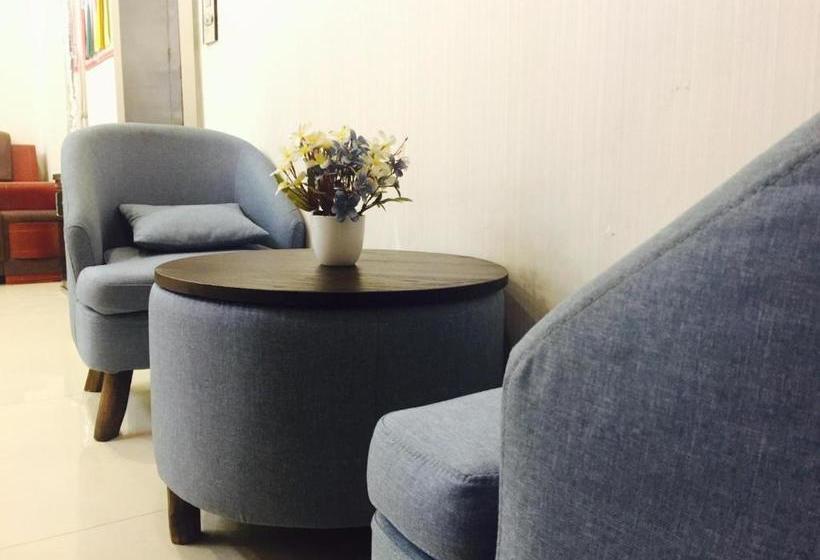 Otel 7days Inn Xinyang Railway Station Square Branch