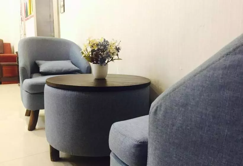 Hotelli 7days Inn Xinyang Railway Station Square Branch