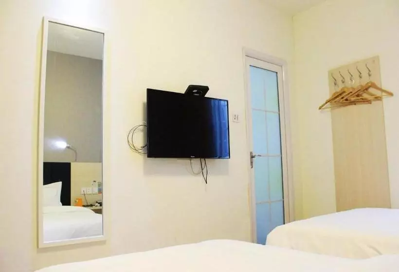 Hotelli 7days Inn Xinyang Railway Station Square Branch