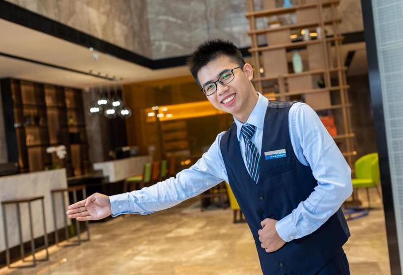 בית מלון כפרי Hampton By Hilton Nanning East Station