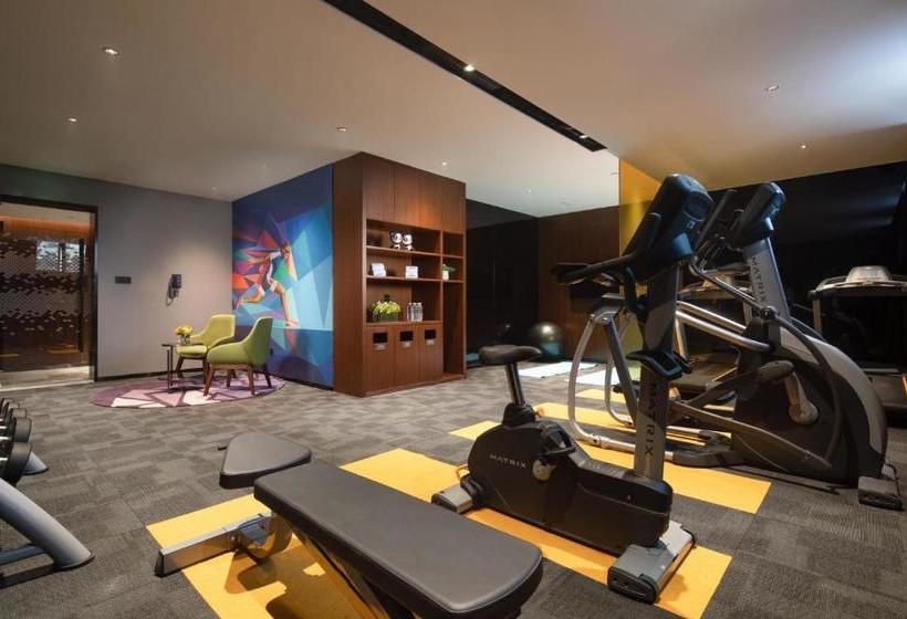 בית מלון כפרי Hampton By Hilton Nanning East Station