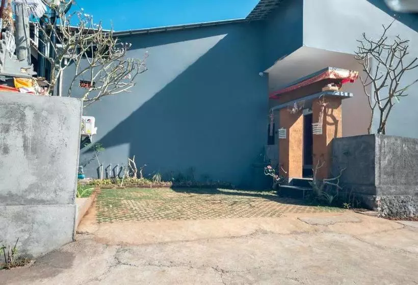 ホテル Oyo 3776 Sondara Guest House