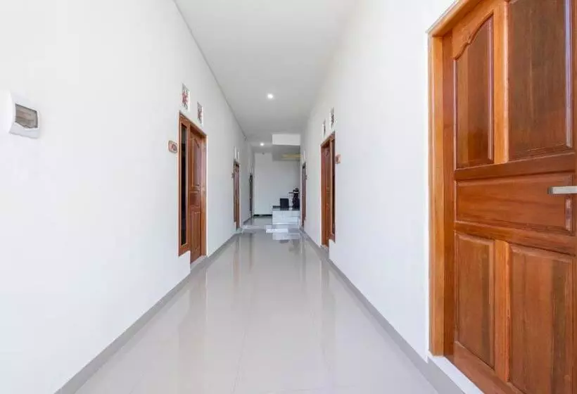ホテル Oyo 3776 Sondara Guest House