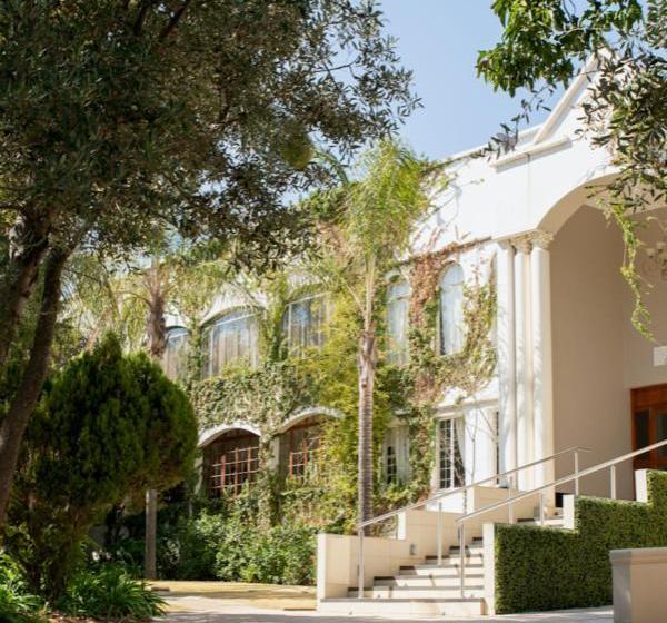 هتل Saint George  & Conference Venue