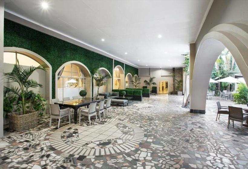 هتل Saint George  & Conference Venue