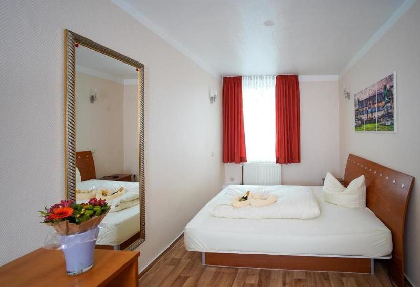 Отель Zum Löwen