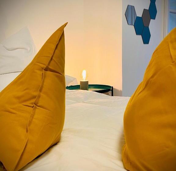 پانسیون Crops City Stay