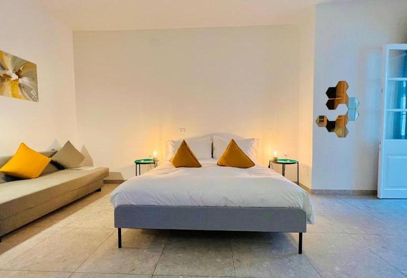 پانسیون Crops City Stay