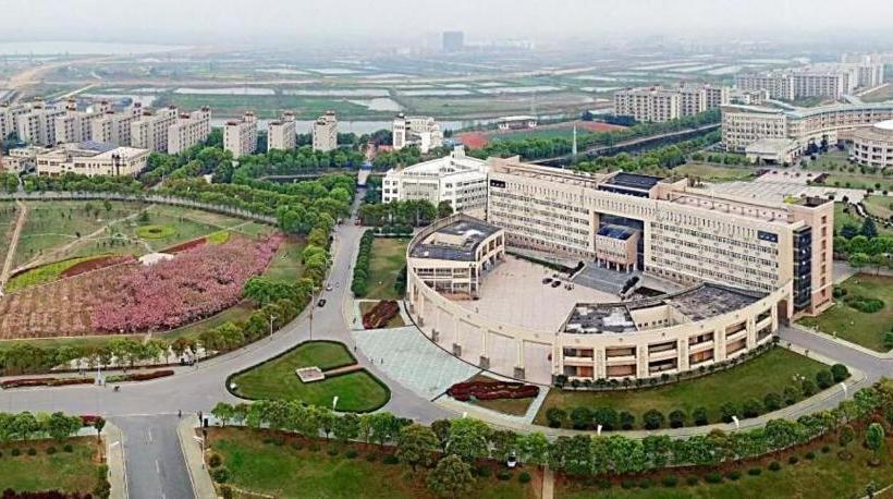 Hotel 7days Inn Huanggang Normal College