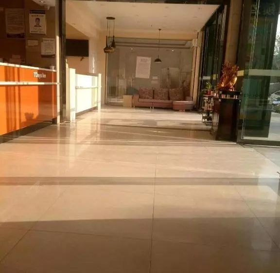 Hotelli 7days Inn Huanggang Normal College