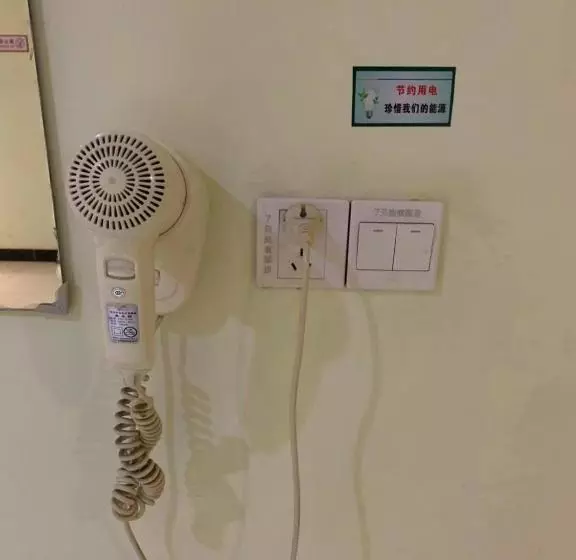 Hotelli 7days Inn Huanggang Normal College