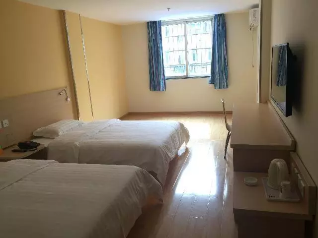 ホテル 7 Days Inn Kaifeng Train Station