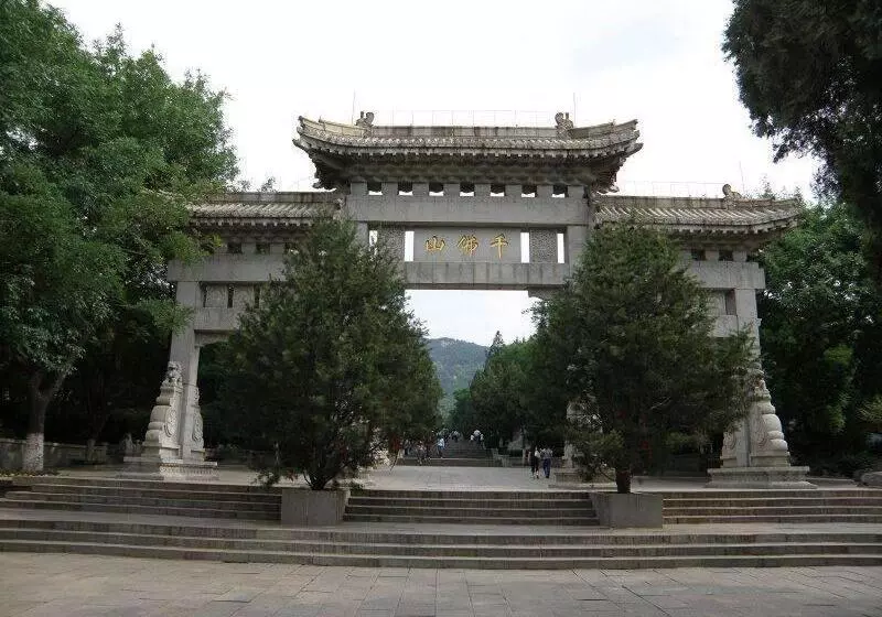 ホテル 7days Premium Ji`nan Luokou Clothing City Wuying Hill North Road