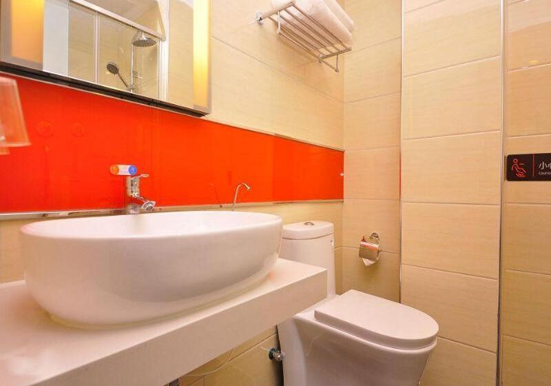 בית מלון כפרי 7days Premium Ji`nan Luokou Clothing City Wuying Hill North Road