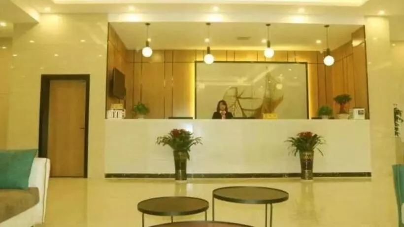 Hotelli Greentree Inn Yichun Mingyueshan Airport