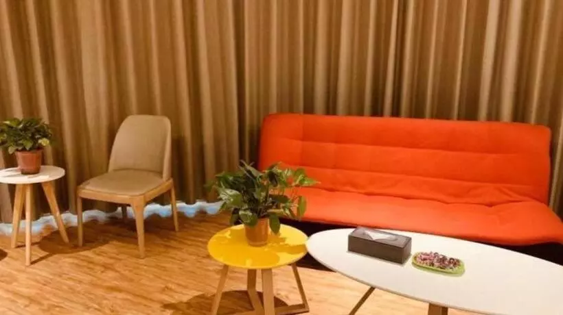 Hotelli Greentree Inn Yichun Mingyueshan Airport