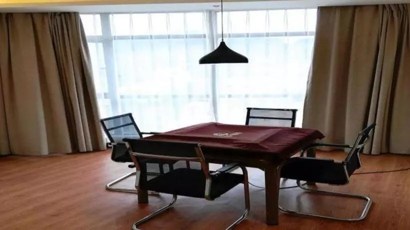 Hotelli Greentree Inn Yichun Mingyueshan Airport