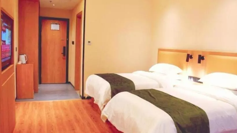 Hotelli Greentree Inn Yichun Mingyueshan Airport