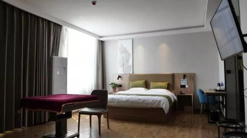 Hotelli Greentree Inn Yichun Mingyueshan Airport