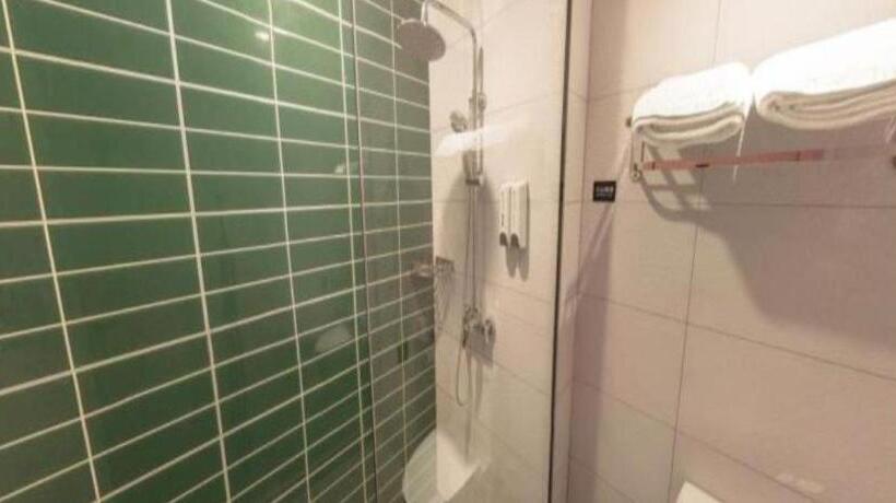 호텔 Greentree Inn Yichun Mingyueshan Airport