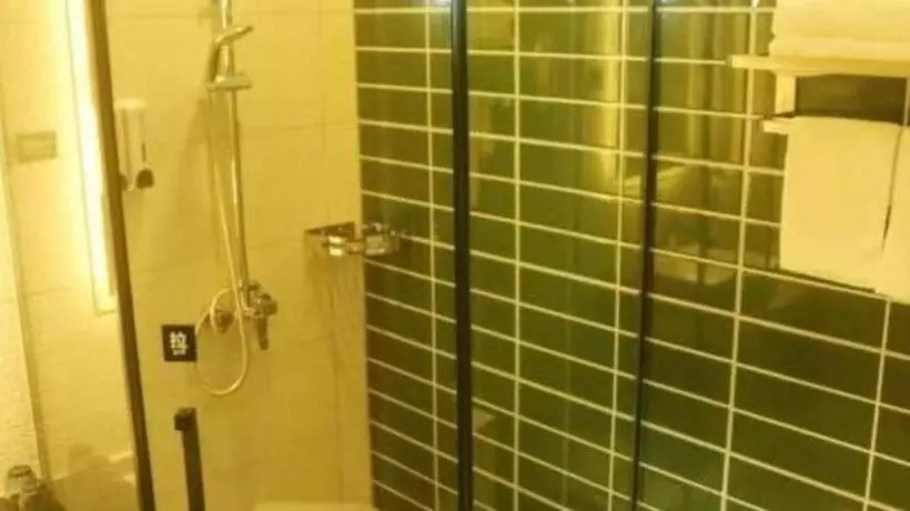 Hotelli Greentree Inn Yichun Mingyueshan Airport