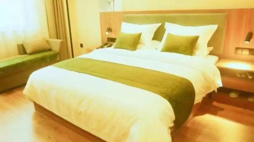 Hotelli Greentree Inn Yichun Mingyueshan Airport