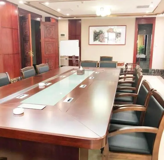 Lavande Hotel Heyuan Dongyuan