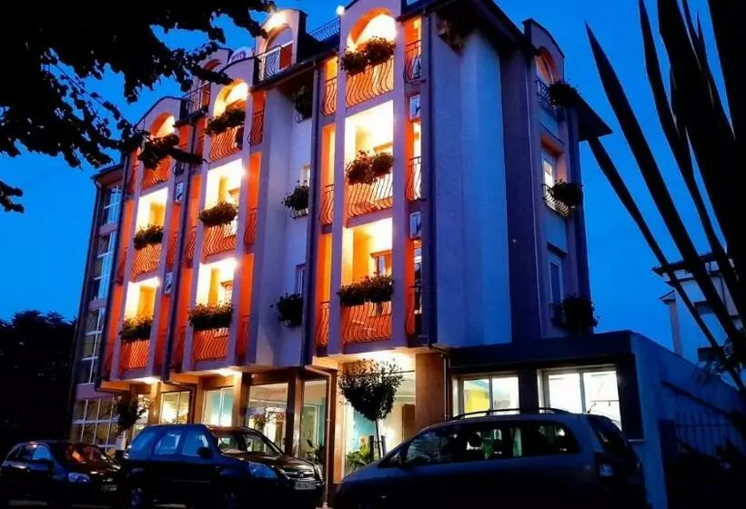 Majatalo Art Villa Rozalia