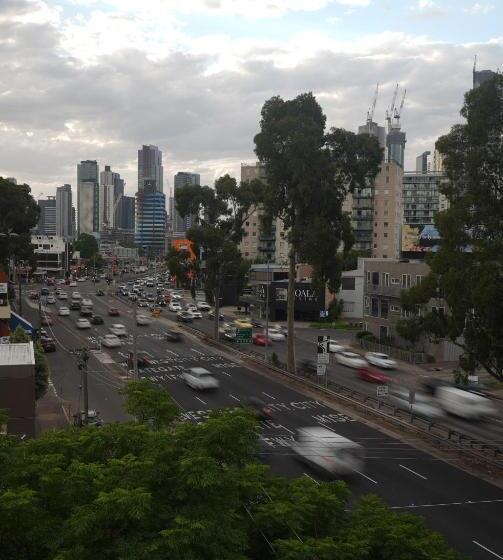 Clarion Apartments South Melbourne