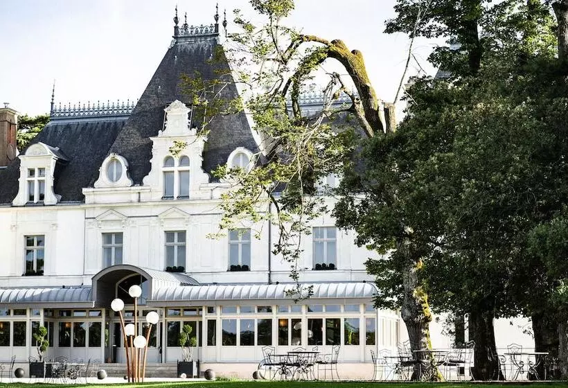 Hotel Château De Maubreuil