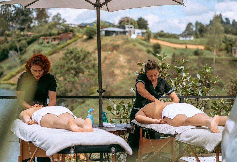 בית מלון כפרי Domus Glamping Guatapé