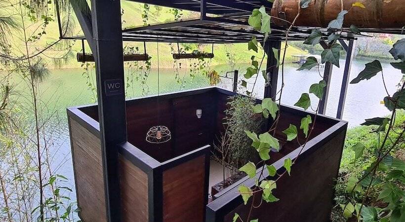 בית מלון כפרי Domus Glamping Guatapé