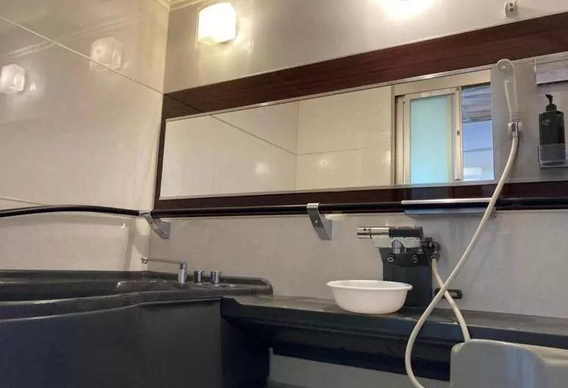 Economy Hotel Upashi