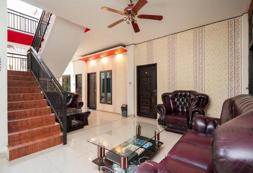 فندق Reddoorz Syariah At Bumi Siliwangi Residence Padang