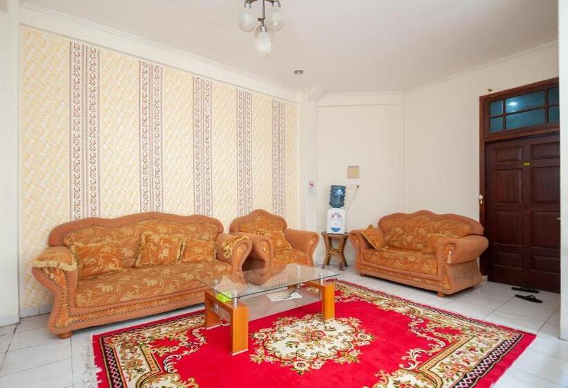 فندق Reddoorz Syariah At Bumi Siliwangi Residence Padang