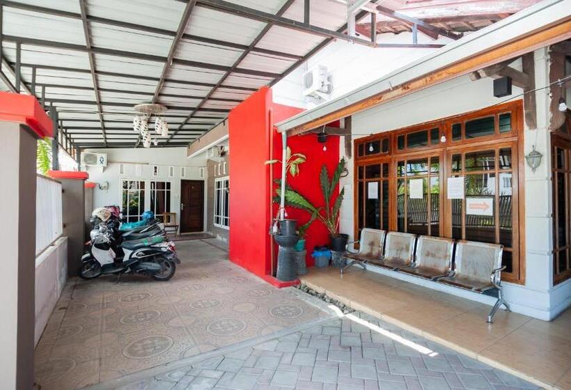 فندق Reddoorz Syariah At Bumi Siliwangi Residence Padang